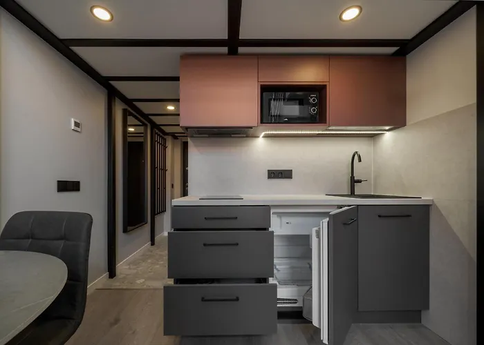 Rusty Red Loft In Centre Self Check-in No 2