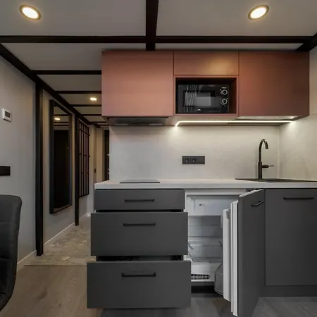 Rusty Red Loft In Centre Self Check-in No 2